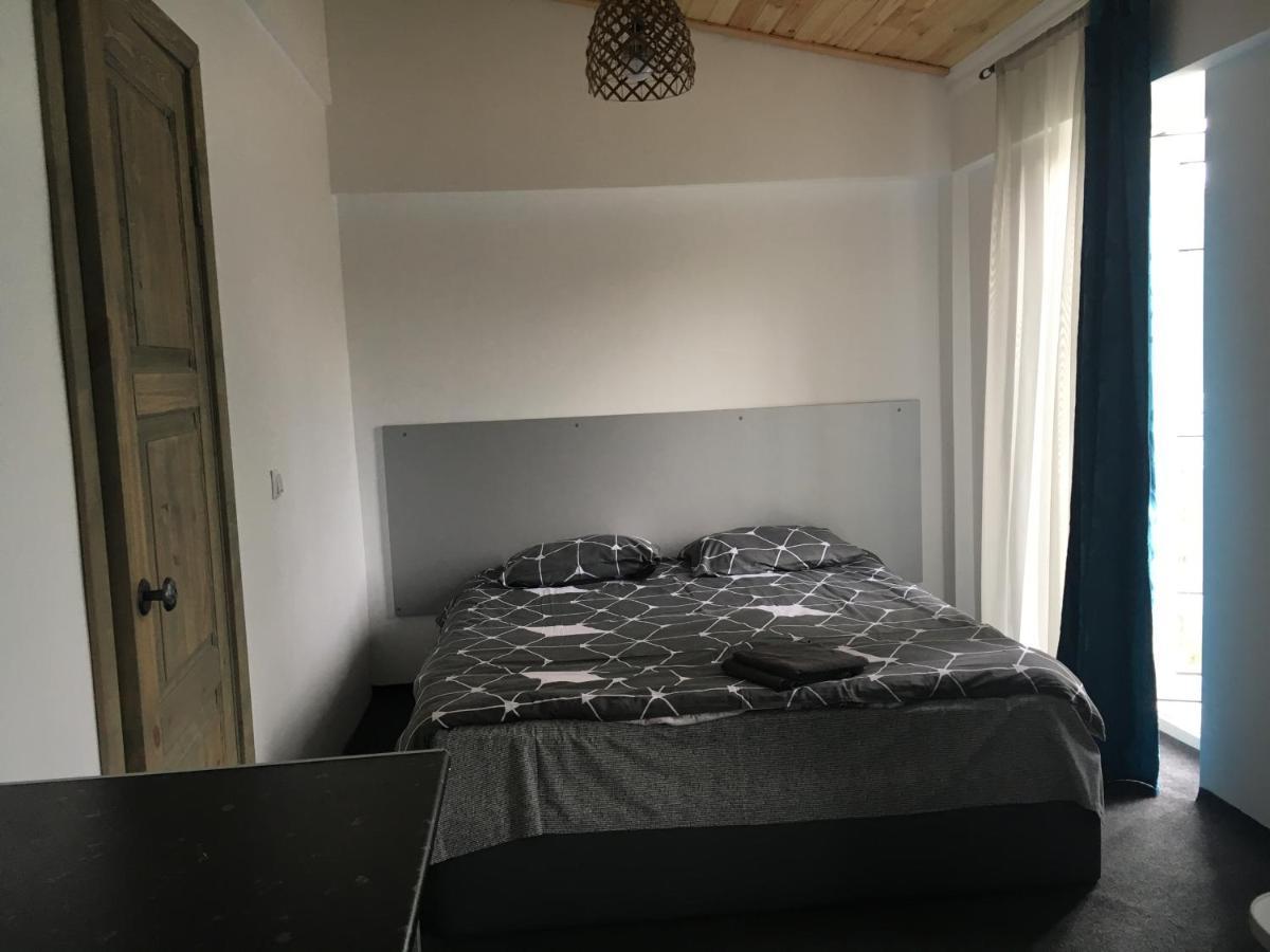 Zaton Guesthouse Cholpon-Ata Bagian luar foto